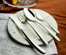 不銹鋼餐具用久了太臟怎么清洗？正確清洗不銹鋼的方法